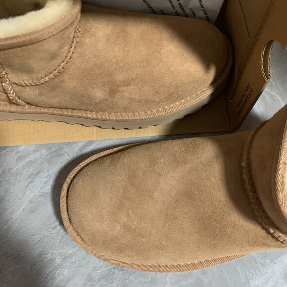 UGG Classic Ultra Mini - Picture 4 of 7